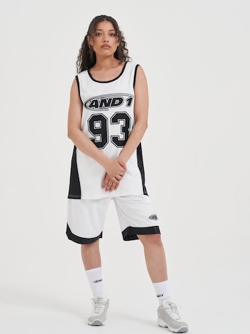 AND1 - Pierna ancha Pantalón deportivo en blanco