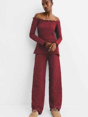 Loosefit Pantaloni di Pull&Bear in rosso