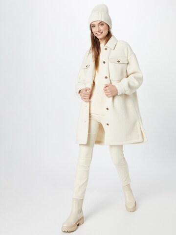 Sofie Schnoor Between-Seasons Coat in White