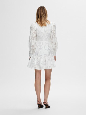 SELECTED FEMME Платье 'SLFCALLI-SADIE' в Белый