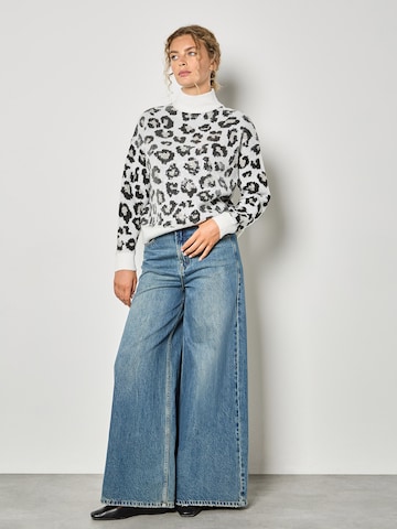 Pull-over ' ' Apricot en blanc : devant