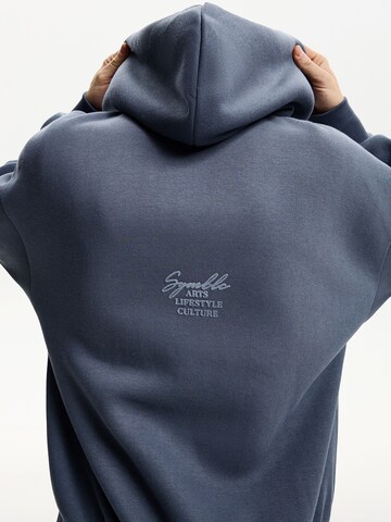 Bershka Sweatshirt in Blue
