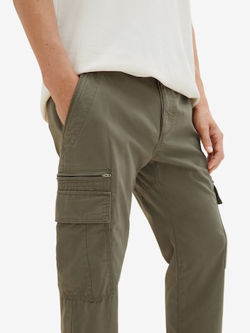 Effilé Pantalon cargo TOM TAILOR en vert