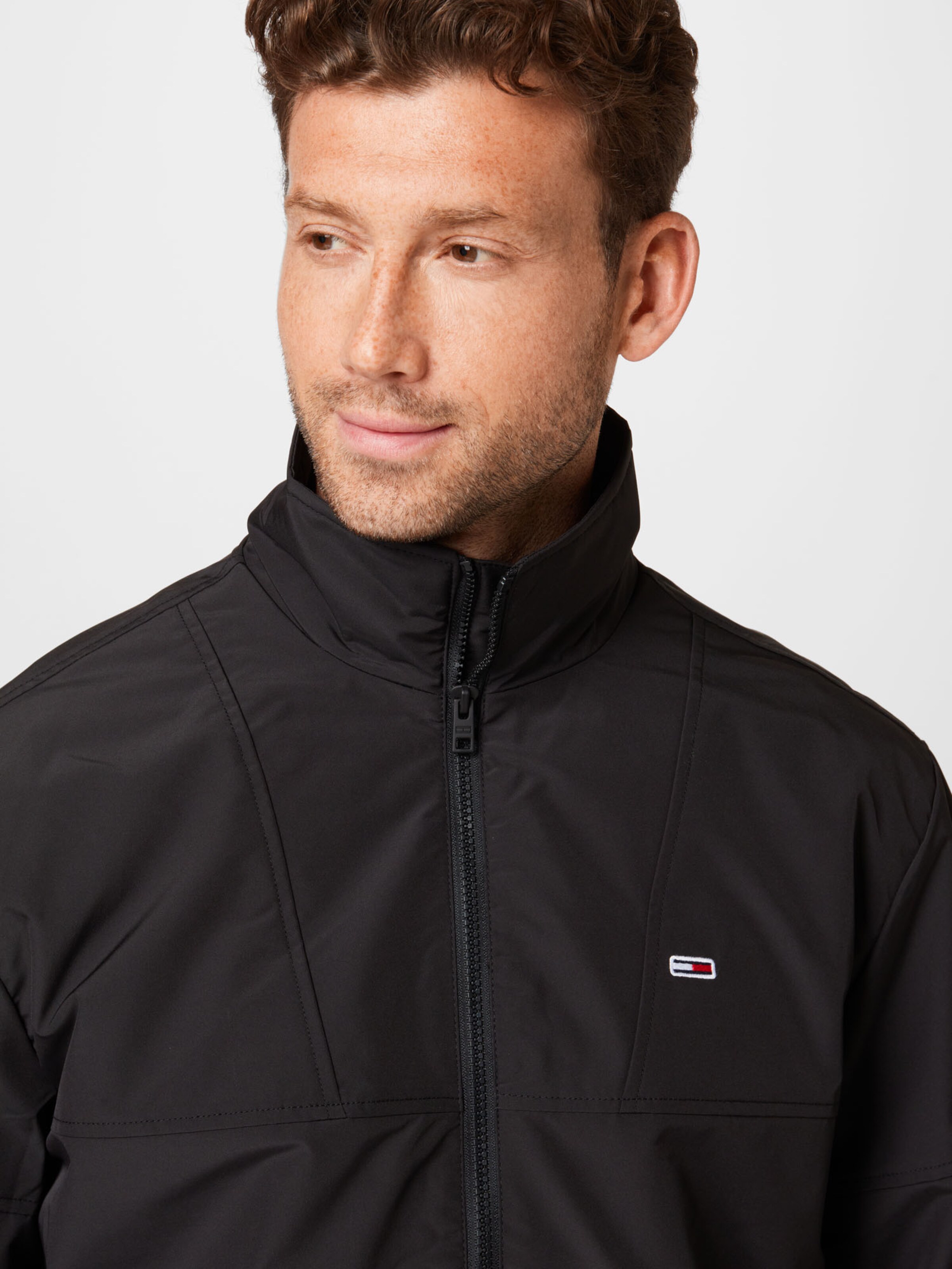 Männer Jacken Tommy Jeans Jacke in Schwarz - UI63481 Männer Jacken Tommy Jeans Jacke in Schwarz - UI63481