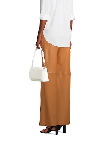 Calvin Klein - Regular Mala de ombro em branco