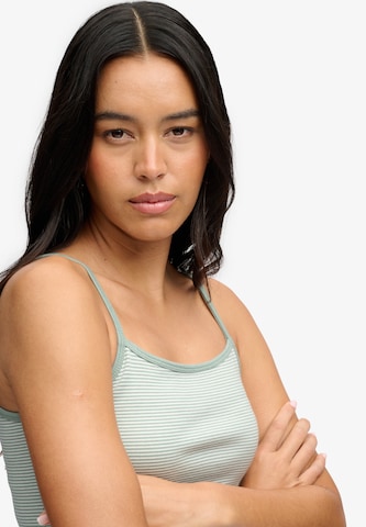 Superdry & Co Top 'Athletic Essentials' in Groen