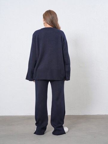 WOMAN VISION Suit in Blue