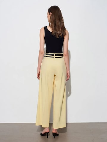 Dilvin Wide leg Pants in Yellow