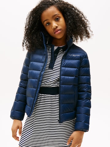 TOMMY HILFIGER Kurtka przejściowa 'ESSENTIAL' w kolorze niebieski: przód