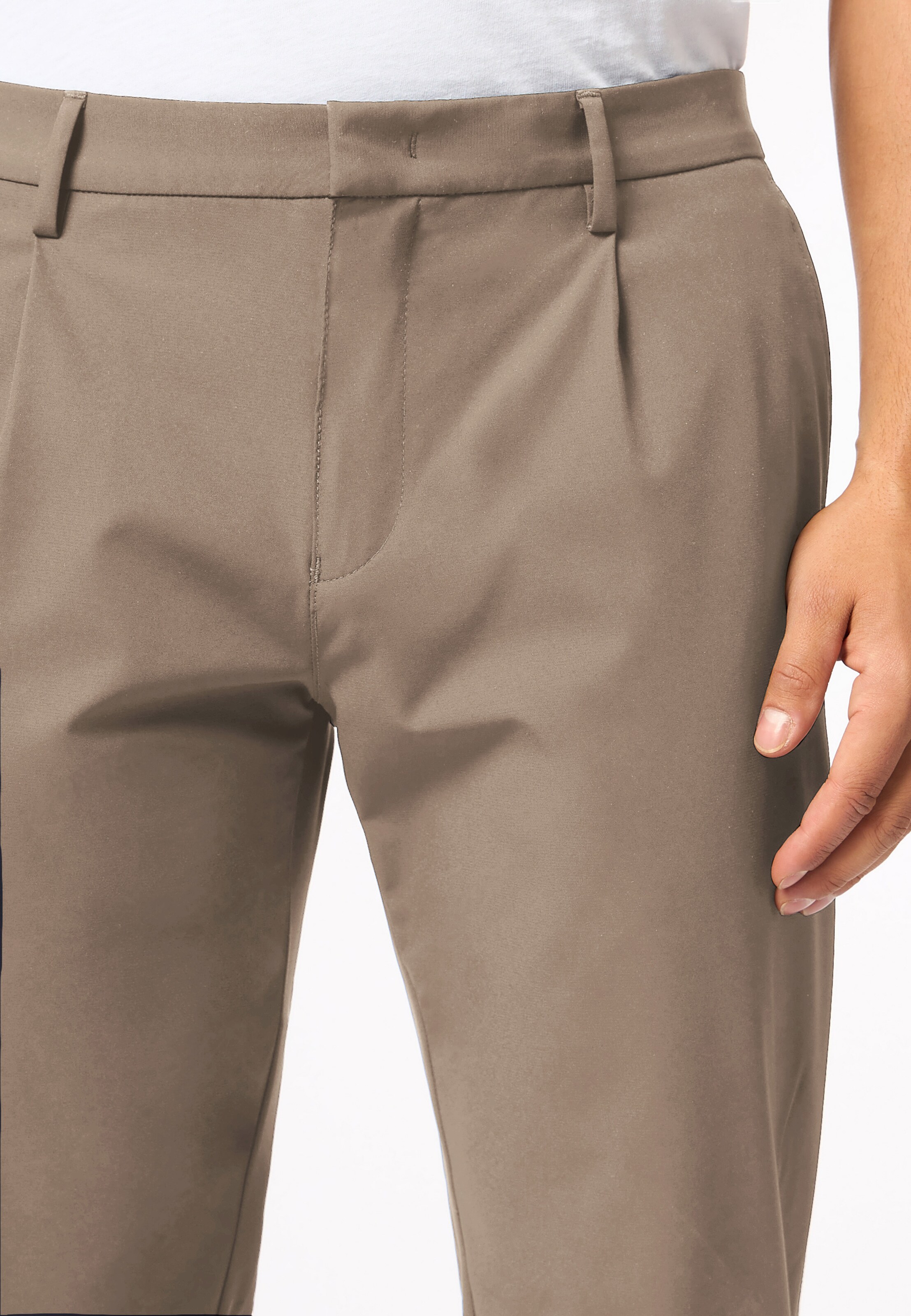 ROY ROBSON Regular Chino trousers in Brown