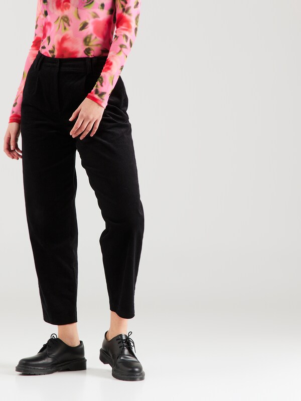 TOPSHOP Tapered Pleat-Front Pants in Black