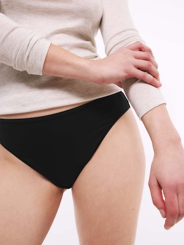 Slip di Marks & Spencer in nero