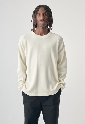 Cleptomanicx Longsleeve 'Boxy Crewneck Thermal' in Beige: Vorderseite