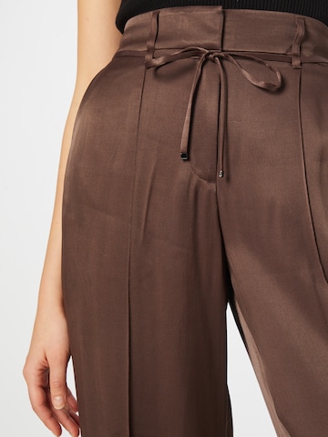 s.Oliver BLACK LABEL Wide leg Pleat-front trousers in Brown