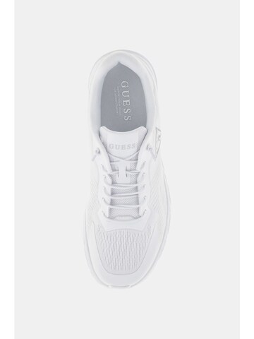 GUESS Sneaker in Weiß