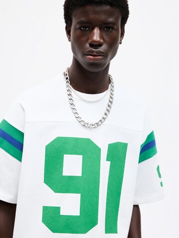 Tricou de la Pull&Bear pe alb