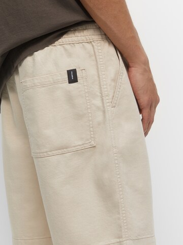 Loosefit Pantalon Pull&Bear en beige