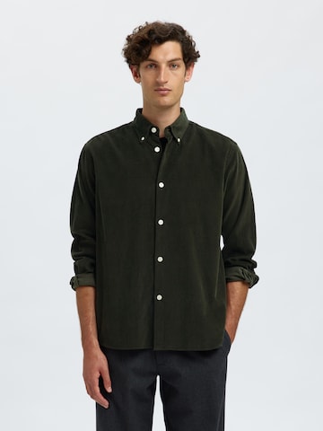 SELECTED - Ajuste regular Camisa 'SLHDANNI' en verde: frente