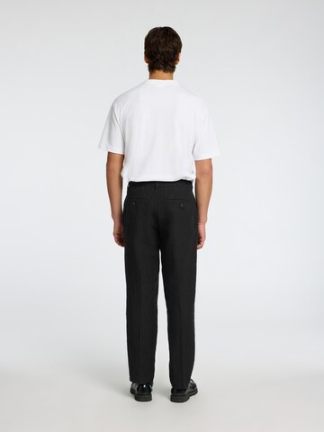 Regular Pantalon à plis 'SLH196-LEROY' SELECTED HOMME en noir