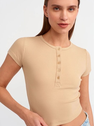 Maglietta 'T-Shirts' di Dilvin in beige