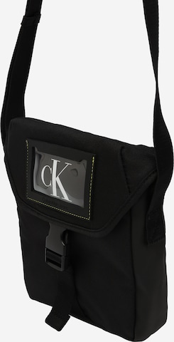 Calvin Klein Jeans - Bolso de hombro en negro: frente