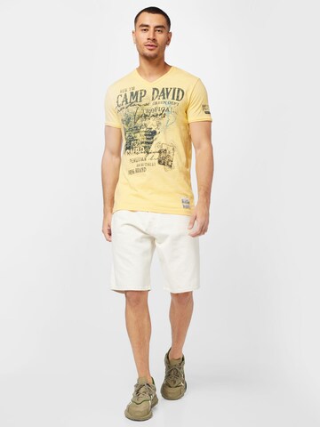 CAMP DAVID T-Shirt in Gelb