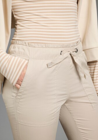 KangaROOS Regular Pants in Beige