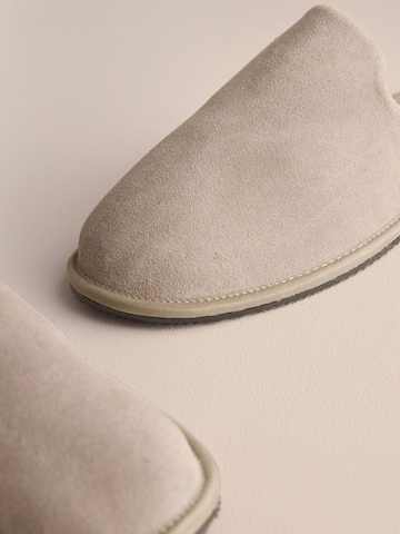 Pantoufle 'Signature' Next en gris