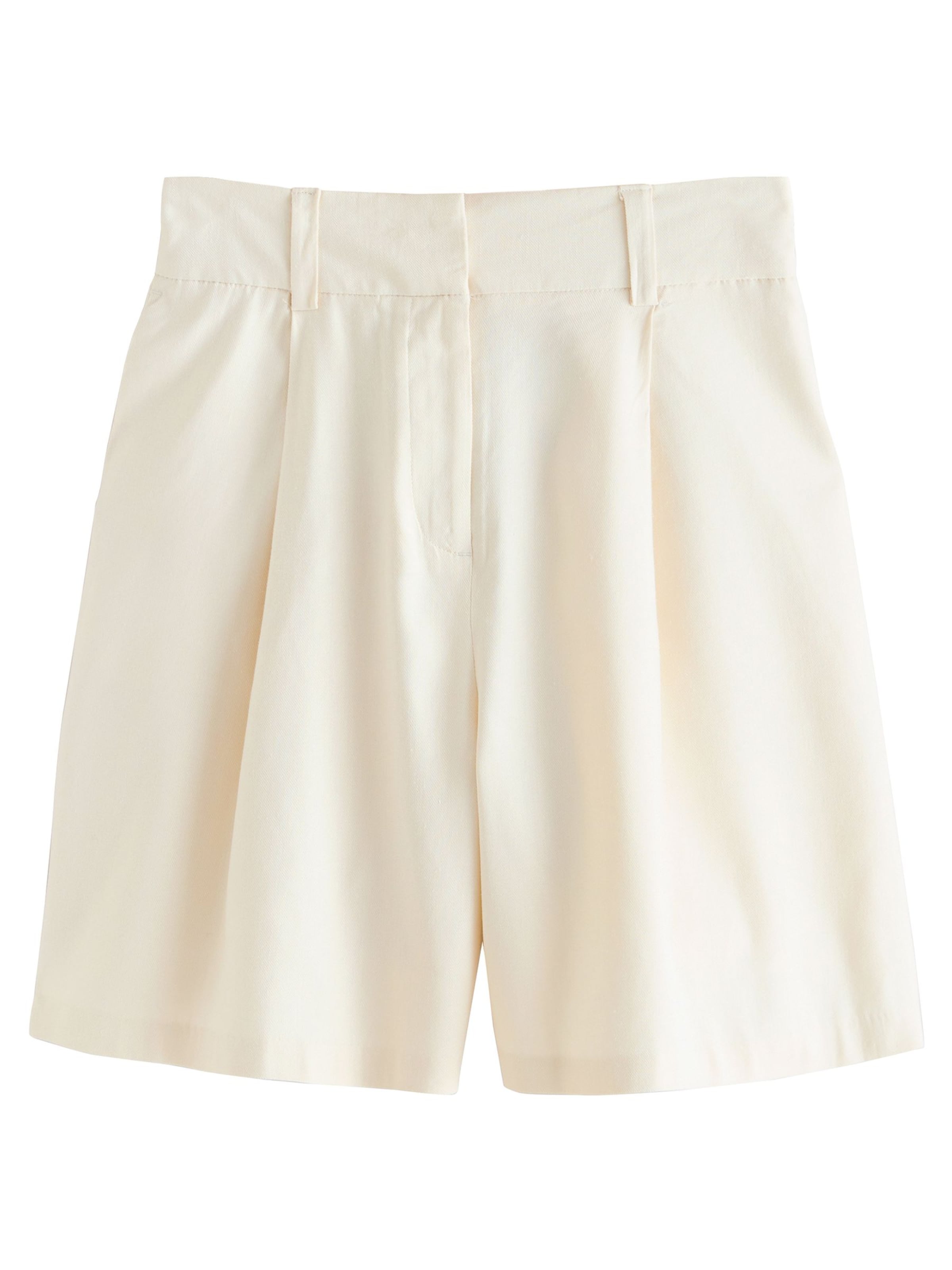 Next Regular Shorts in Beige: Vorderseite
