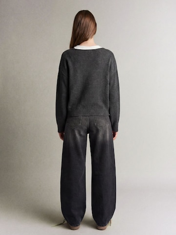 Bershka Barrel Jeans i svart