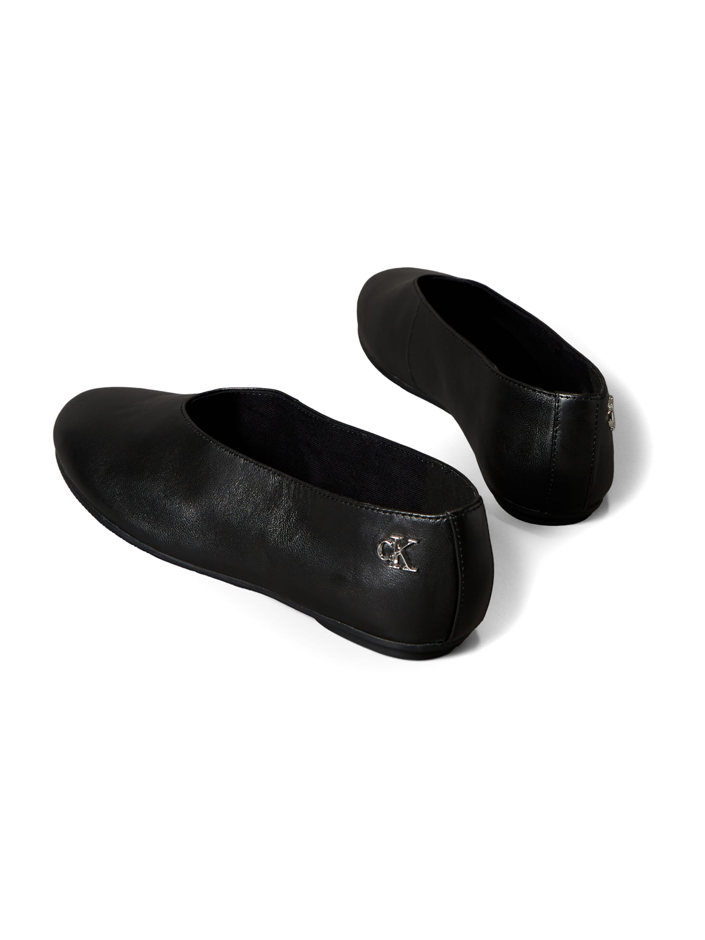 Calvin Klein Ballerina värissä musta