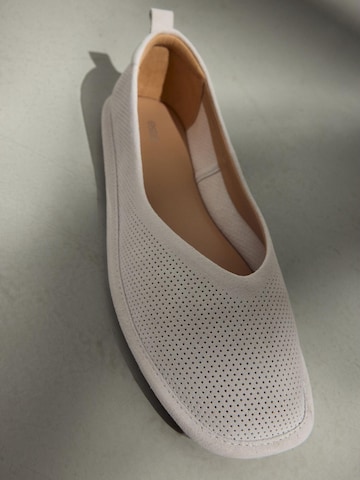 Ballerina '202-24105-1' di Estro in bianco