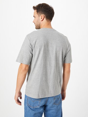 Tricou de la ESPRIT pe gri