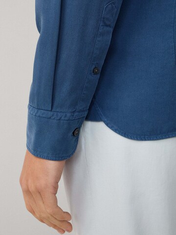 Coupe regular Chemise Hackett London en bleu