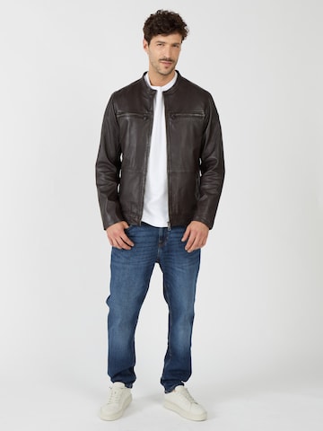 JCC Tussenjas in Bruin