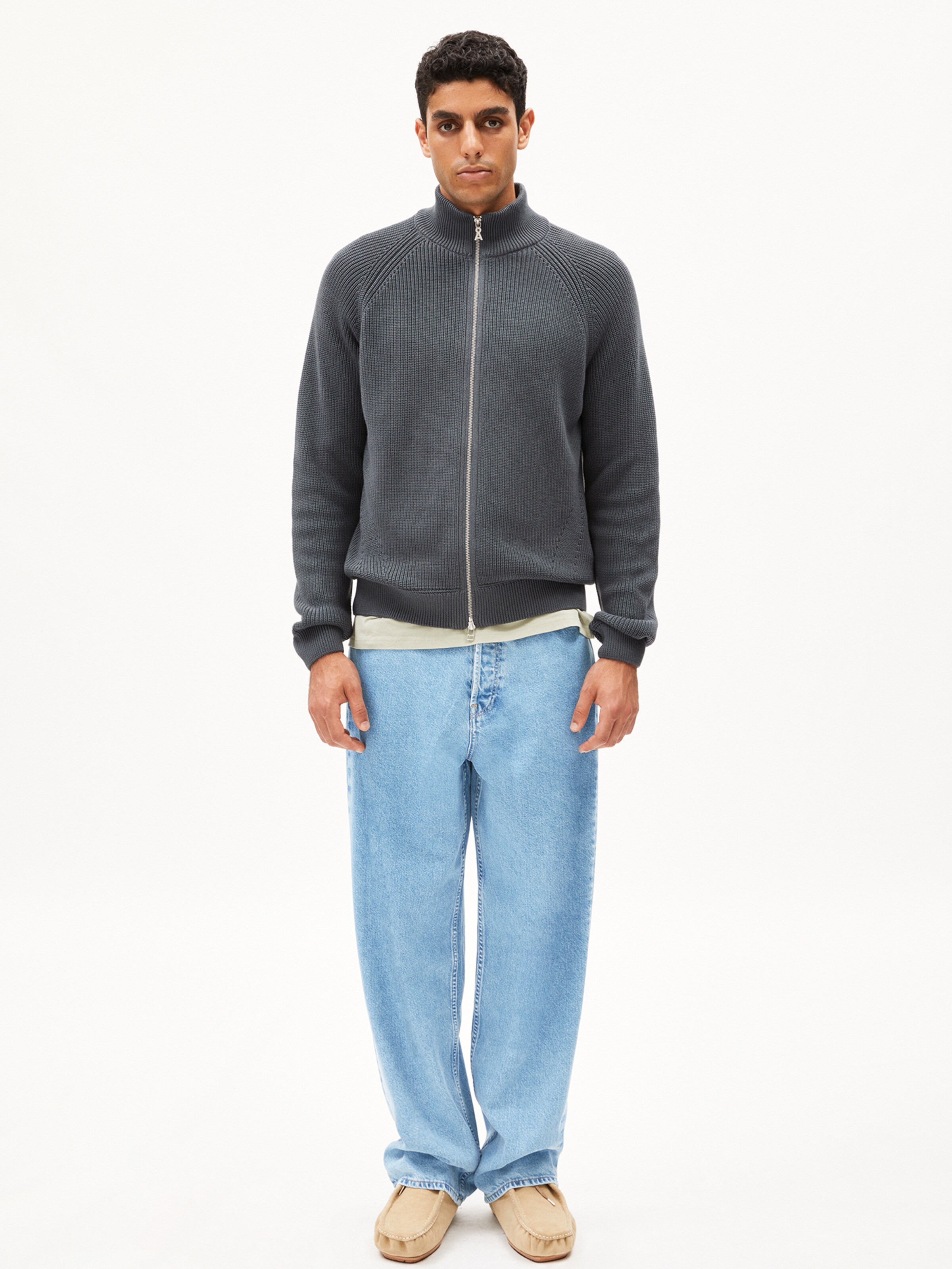 ARMEDANGELS Strickjacke ' AARTYOM ' in Grau: Vorderseite