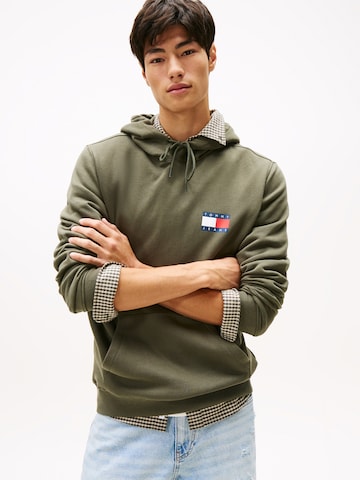 Tommy Jeans Sweatshirt 'ESSENTIAL' i grøn: forside