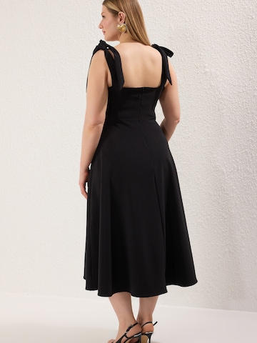 Trendyol Curve Ruha - fekete