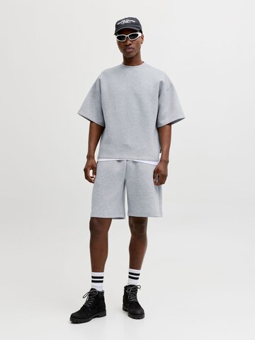 JACK & JONES Sweatshirt in Grau