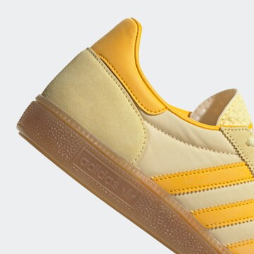 ADIDAS ORIGINALS Rövid szárú sportcipők 'Handball Spezial' - sárga