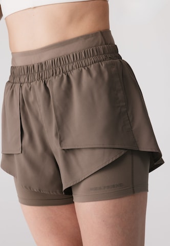 Girlfriend Collective Skinny Sports trousers 'Fallon' in Brown