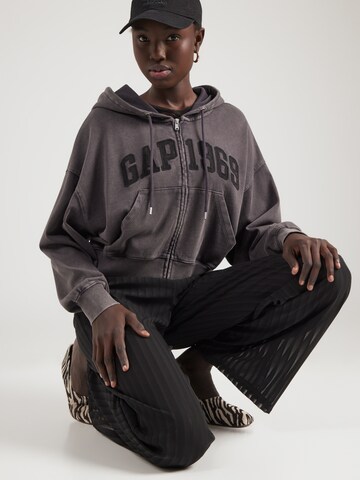 GAP Sweatjacka i svart: framsida