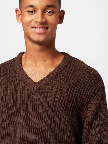 Redefined Rebel Pullover in Braun