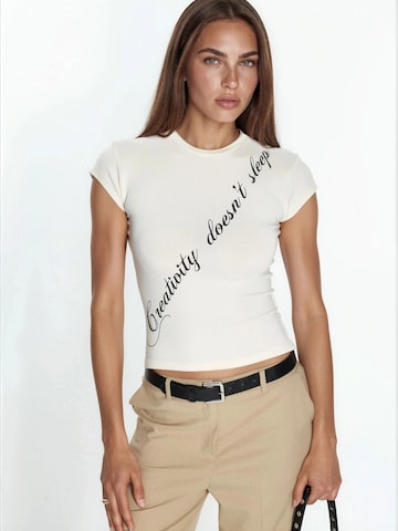 Busem T-Shirt in Weiß: Vorderseite