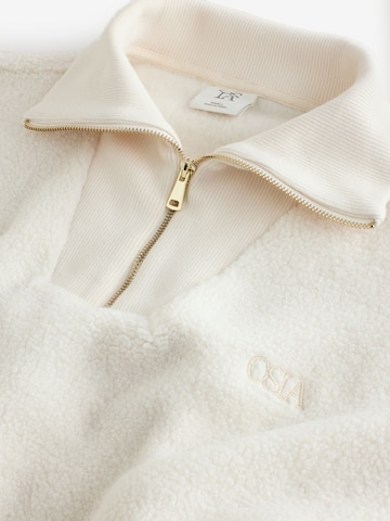 Osia Sweater in Beige