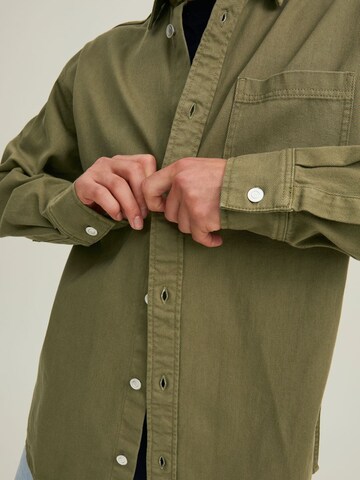 JACK & JONES Comfort fit Button Up Shirt in Green