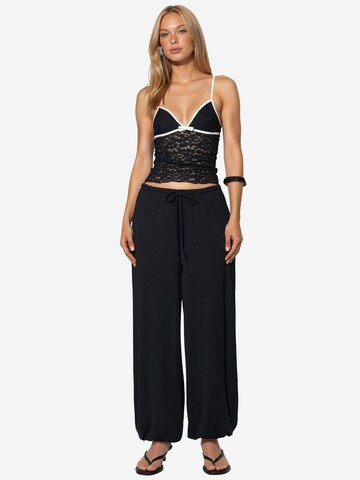 Tapered Pantaloni de la Busem pe negru