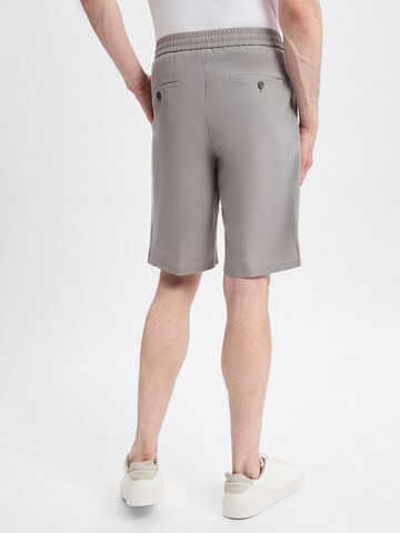 Finshley & Harding London Regular Shorts 'Crossy' in Grau