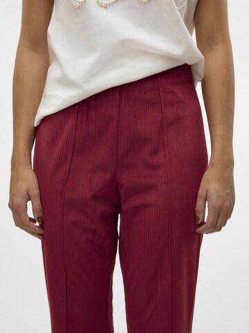 SOMETHINGNEW Flared Pleat-front trousers 'DIANA' in Red