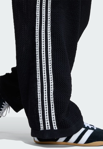 ADIDAS ORIGINALS Loosefit Hose 'Firebird' in Schwarz
